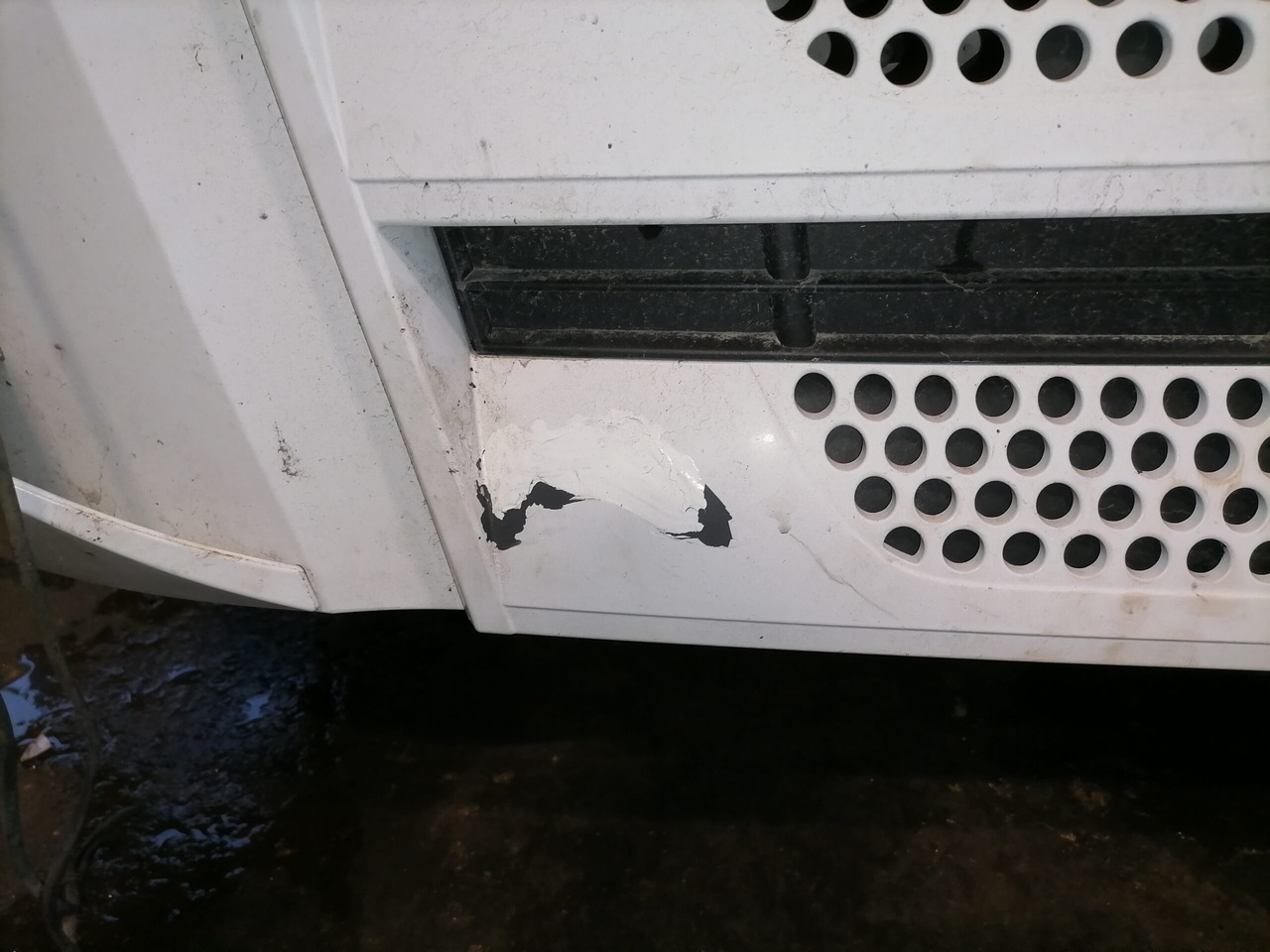 Mercedes-Benz Iluvõre A9607500409 - Μάσκα ψυγείου για Φορτηγό: φωτογραφία 2 Mercedes-Benz Iluvõre A9607500409 - Μάσκα ψυγείου για Φορτηγό: φωτογραφία 2