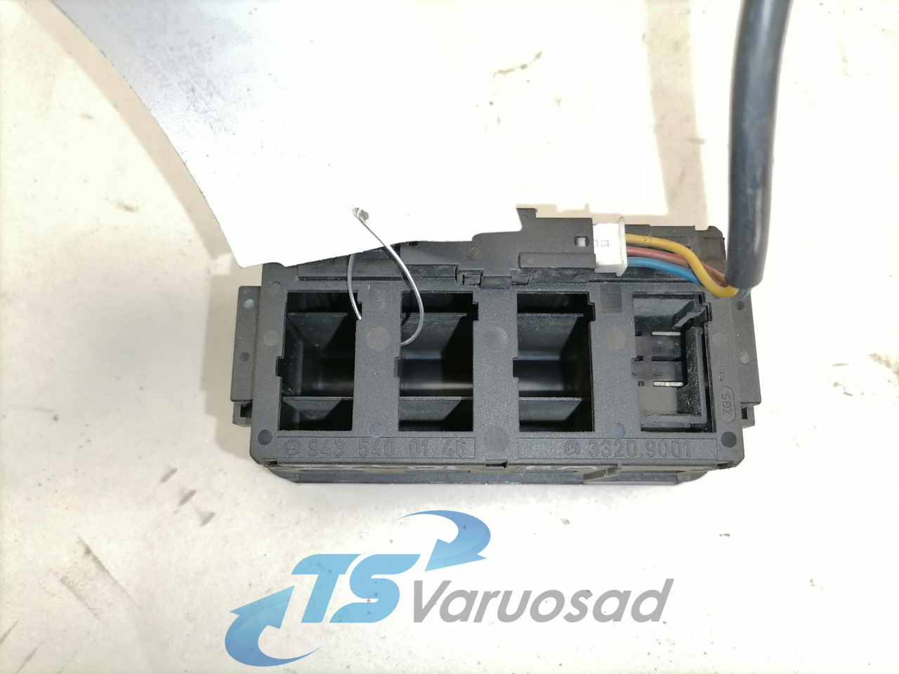 Mercedes-Benz Lülitite moodul 9435400146 - Καμπίνα για Φορτηγό: φωτογραφία 3 Mercedes-Benz Lülitite moodul 9435400146 - Καμπίνα για Φορτηγό: φωτογραφία 3