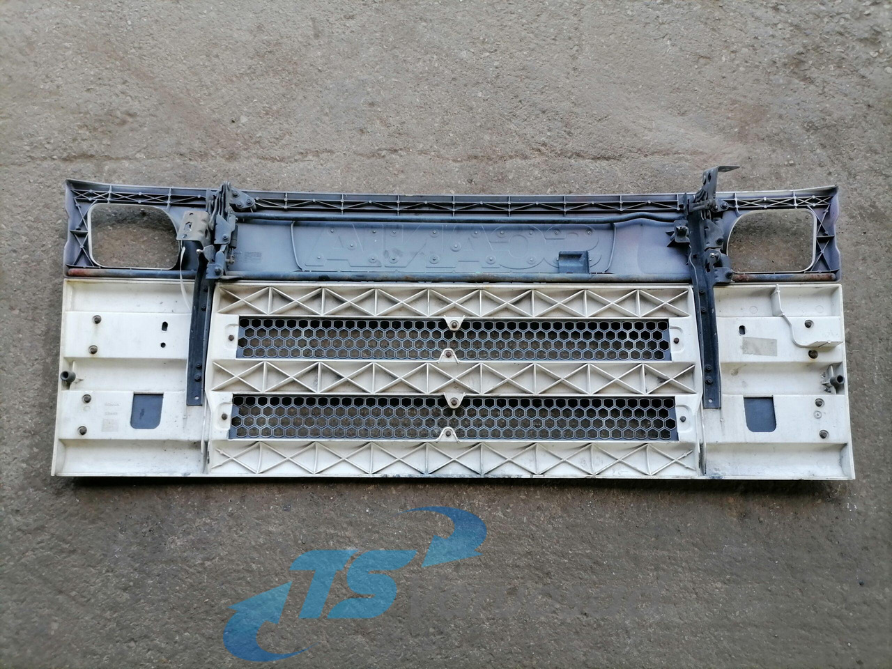 Scania Grille panel 1597571 - Μάσκα ψυγείου για Φορτηγό: φωτογραφία 2 Scania Grille panel 1597571 - Μάσκα ψυγείου για Φορτηγό: φωτογραφία 2