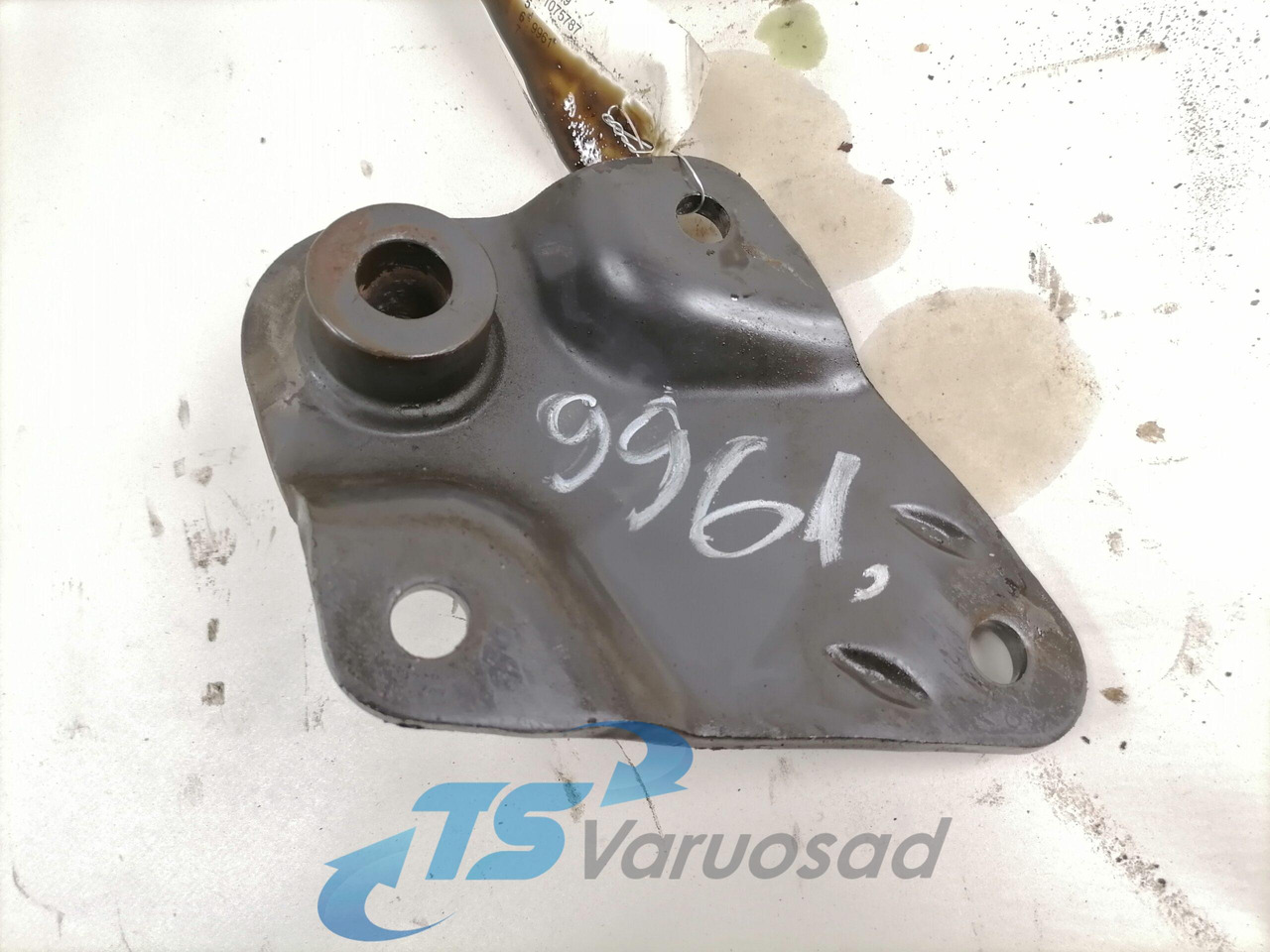 Volvo Bracket 1075787 - Πλαίσιο/ Σασί για Φορτηγό: φωτογραφία 2 Volvo Bracket 1075787 - Πλαίσιο/ Σασί για Φορτηγό: φωτογραφία 2
