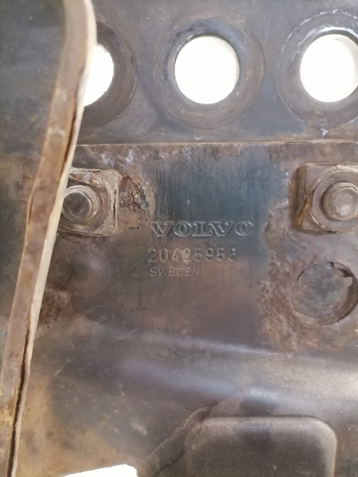 Volvo Bumper bracket 20429580 - Προφυλακτήρας για Φορτηγό: φωτογραφία 3 Volvo Bumper bracket 20429580 - Προφυλακτήρας για Φορτηγό: φωτογραφία 3