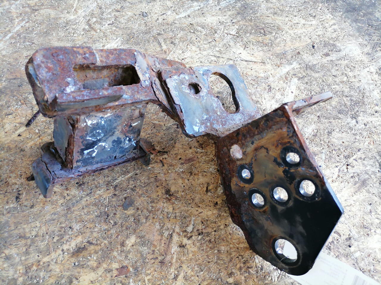 Volvo Bumper bracket 20429580 - Προφυλακτήρας για Φορτηγό: φωτογραφία 2 Volvo Bumper bracket 20429580 - Προφυλακτήρας για Φορτηγό: φωτογραφία 2