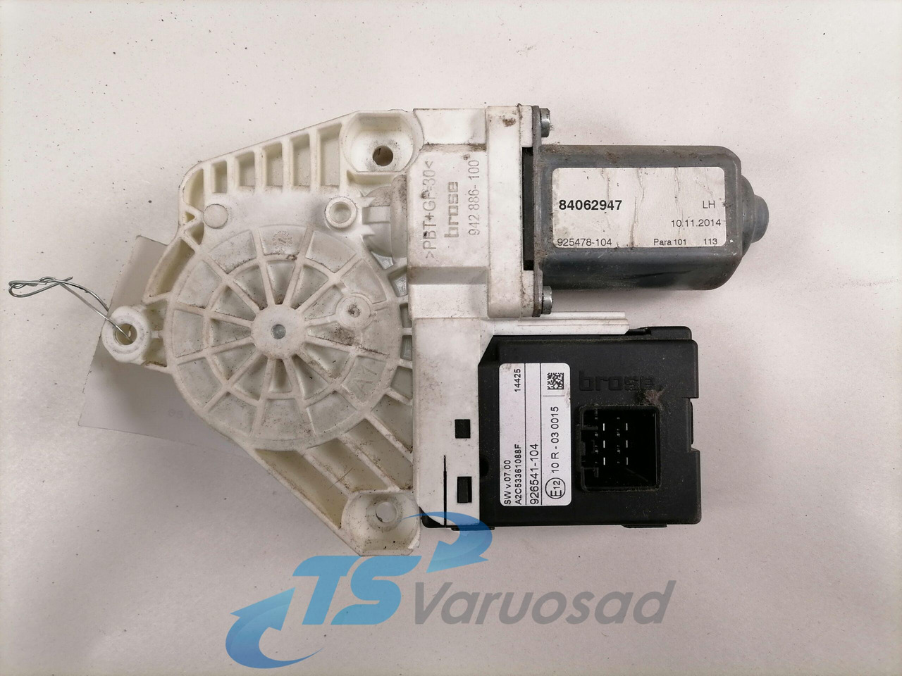 Volvo Glass lift 84062947 - Παράθυρο και ανταλλακτικά για Φορτηγό: φωτογραφία 3 Volvo Glass lift 84062947 - Παράθυρο και ανταλλακτικά για Φορτηγό: φωτογραφία 3