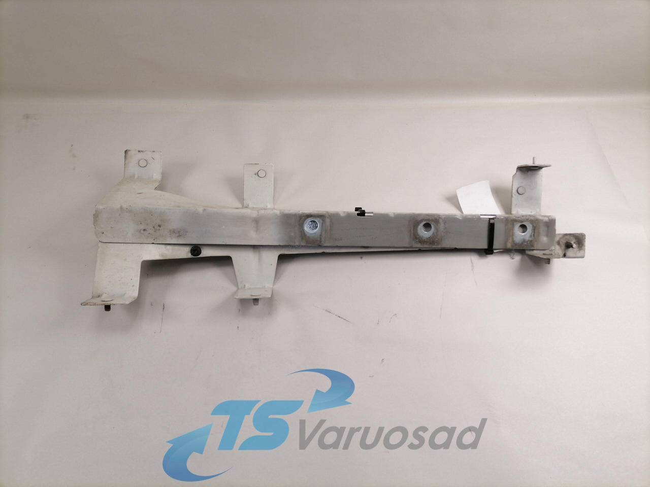 Volvo Kabiini nurgapleki kandur 20731735 - Γενικό ανταλλακτικό για Φορτηγό: φωτογραφία 1 Volvo Kabiini nurgapleki kandur 20731735 - Γενικό ανταλλακτικό για Φορτηγό: φωτογραφία 1