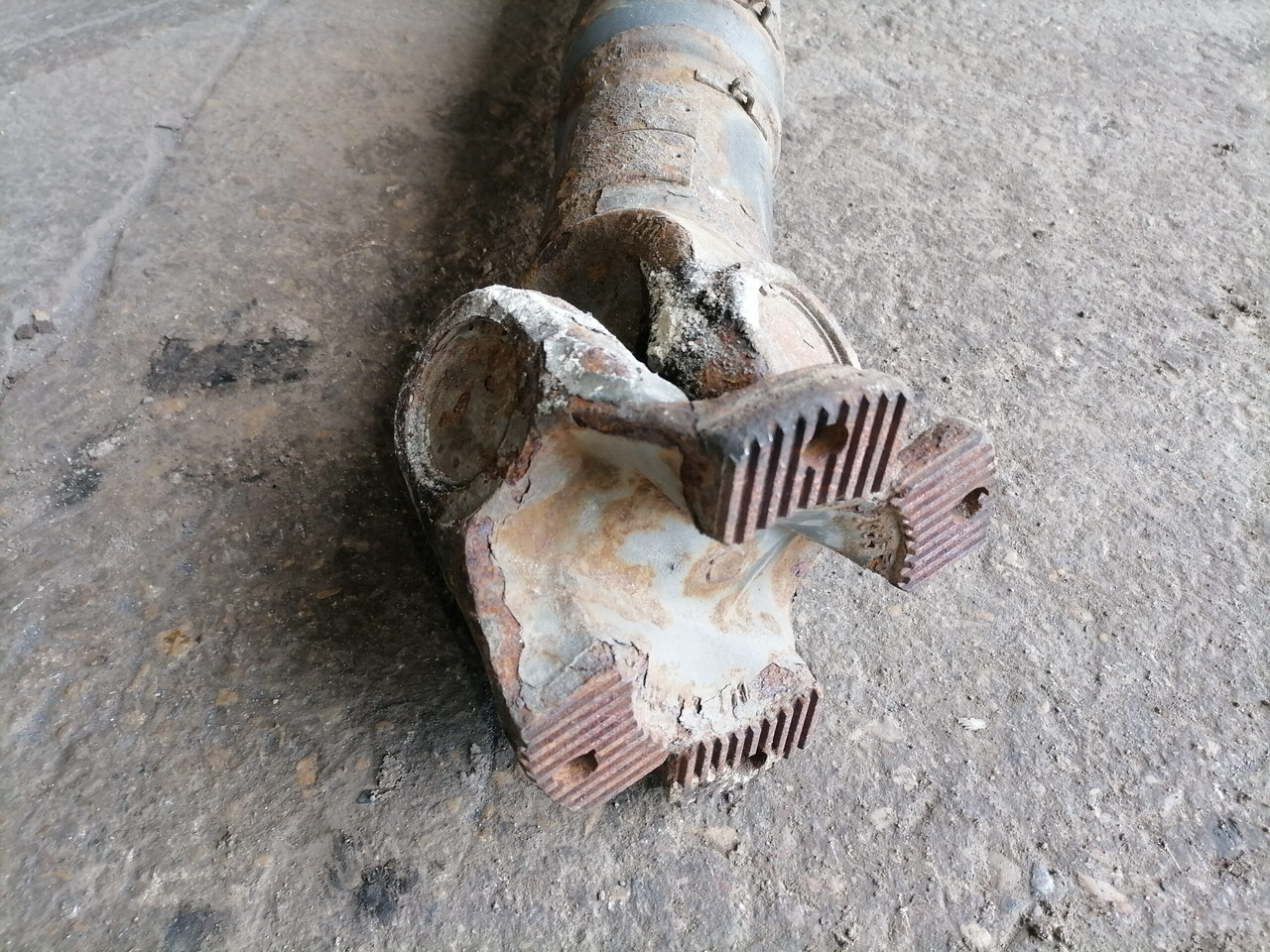 Volvo Propeller shaft 1067766 - Κεντρικοί άξονες για Φορτηγό: φωτογραφία 3 Volvo Propeller shaft 1067766 - Κεντρικοί άξονες για Φορτηγό: φωτογραφία 3