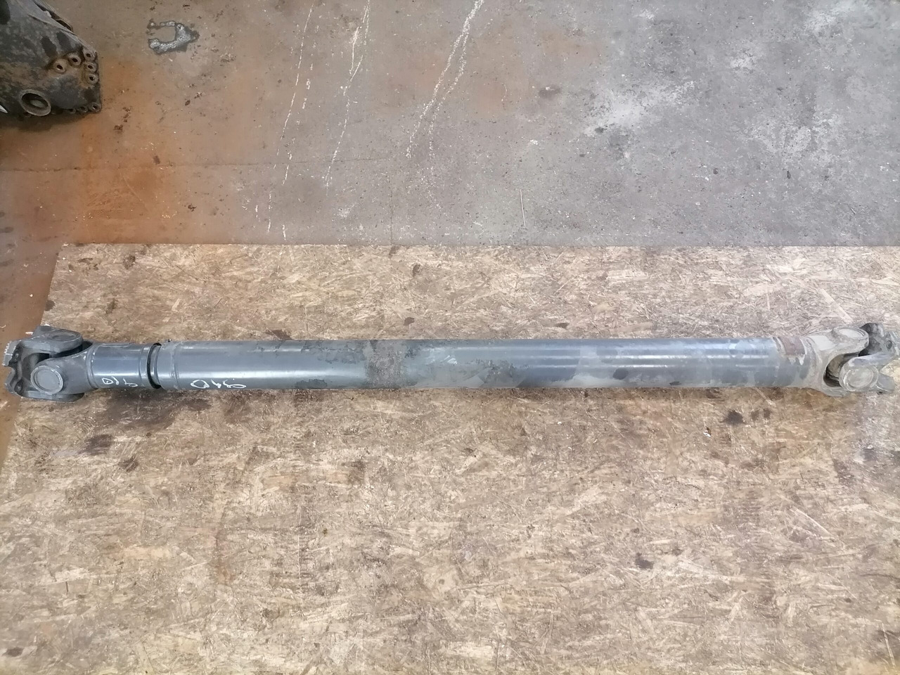Volvo Propeller shaft 1067769 - Κεντρικοί άξονες για Φορτηγό: φωτογραφία 2 Volvo Propeller shaft 1067769 - Κεντρικοί άξονες για Φορτηγό: φωτογραφία 2