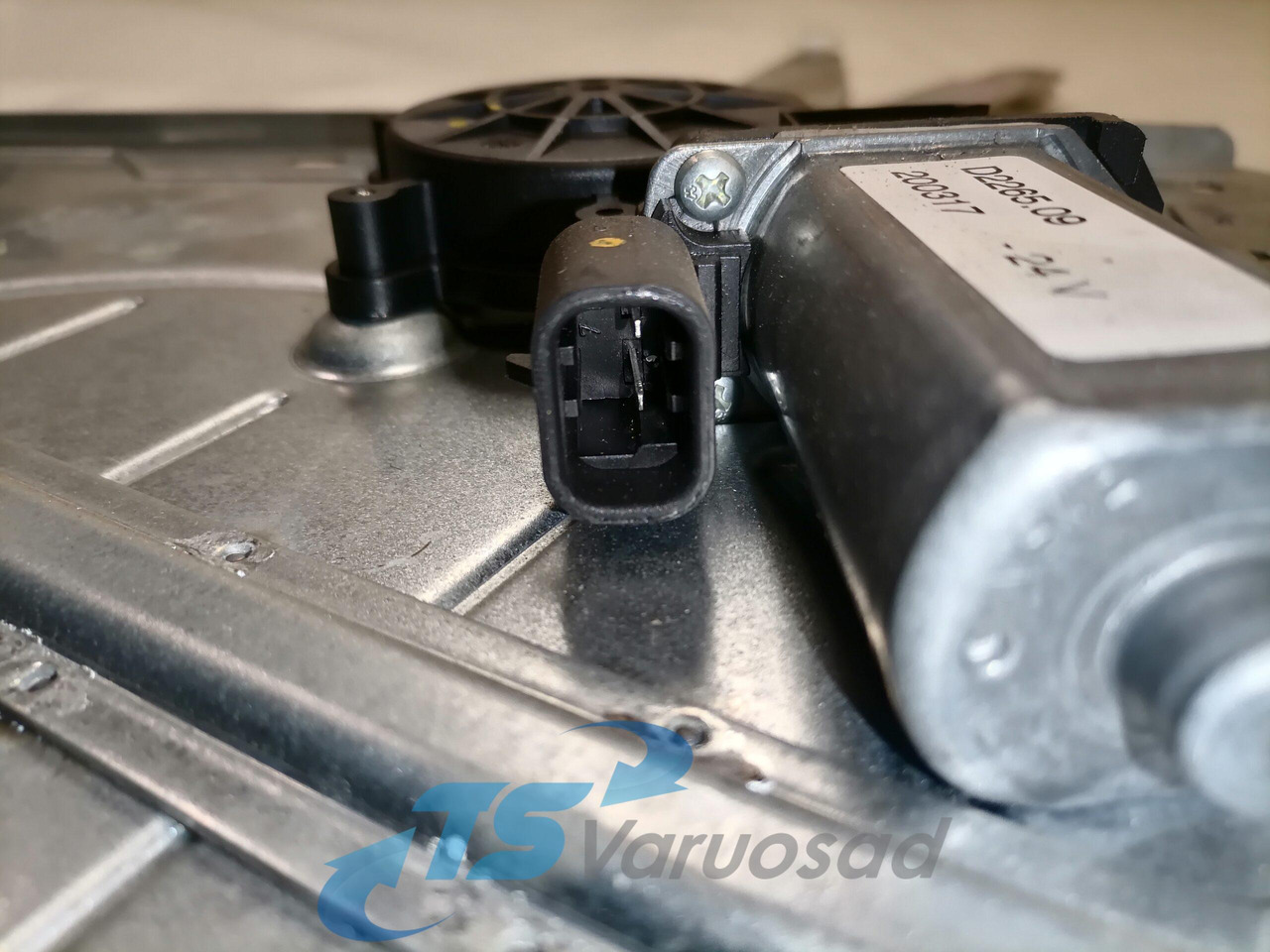 Volvo Side window lifting mechanism AC985 - Παράθυρο και ανταλλακτικά για Φορτηγό: φωτογραφία 3 Volvo Side window lifting mechanism AC985 - Παράθυρο και ανταλλακτικά για Φορτηγό: φωτογραφία 3