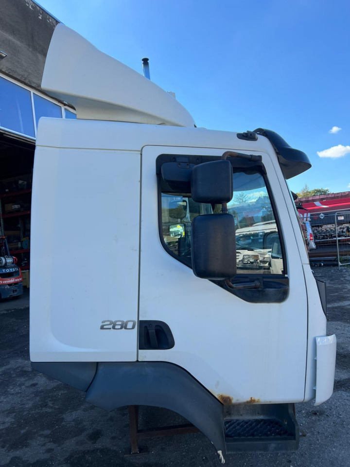 Volvo Volvo kabiin 85145280 - Καμπίνα και εσωτερικό για Φορτηγό: φωτογραφία 3 Volvo Volvo kabiin 85145280 - Καμπίνα και εσωτερικό για Φορτηγό: φωτογραφία 3