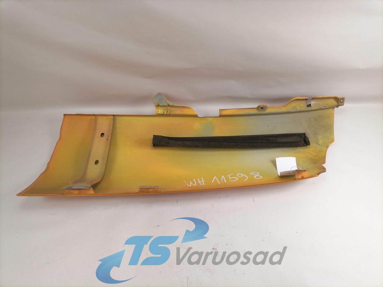 Volvo Volvo kabiini nurgapõsk, vasak 20379175 - Μάσκα ψυγείου για Φορτηγό: φωτογραφία 2 Volvo Volvo kabiini nurgapõsk, vasak 20379175 - Μάσκα ψυγείου για Φορτηγό: φωτογραφία 2