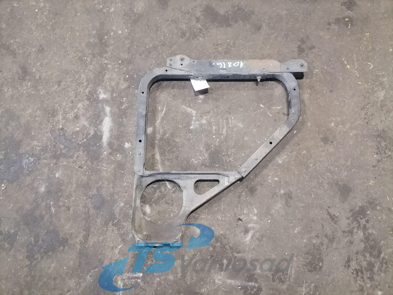 Volvo Volvo raami kronstein, küljespoileri kandur 20493922 - Πλαίσιο/ Σασί για Φορτηγό: φωτογραφία 1 Volvo Volvo raami kronstein, küljespoileri kandur 20493922 - Πλαίσιο/ Σασί για Φορτηγό: φωτογραφία 1
