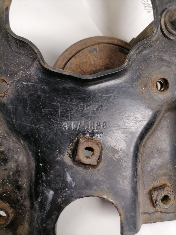 Volvo light bracket 3175888 - Φωτισμός για Φορτηγό: φωτογραφία 3 Volvo light bracket 3175888 - Φωτισμός για Φορτηγό: φωτογραφία 3