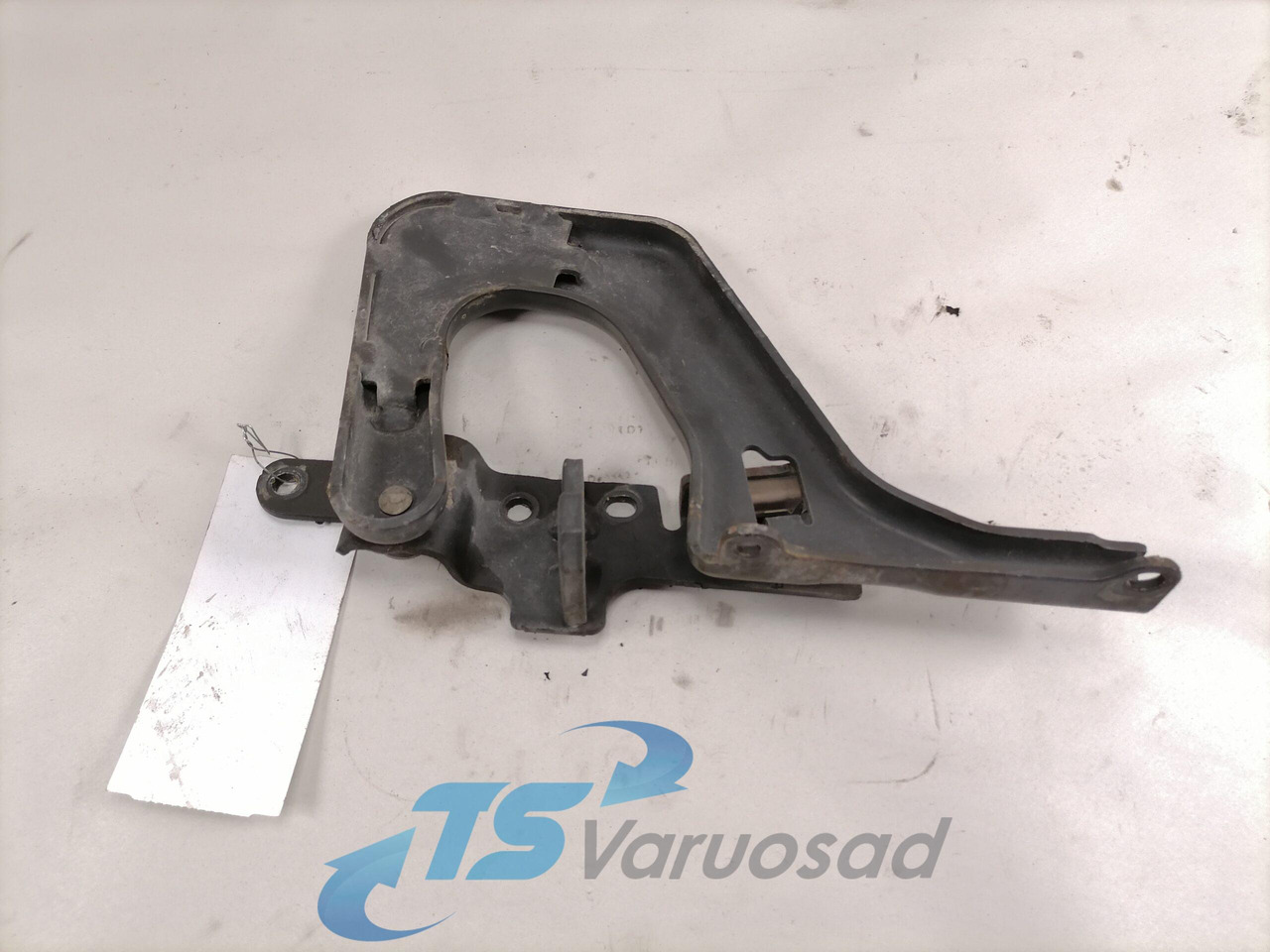 Volvo lower grille carrier hinge 84104142 - Μάσκα ψυγείου για Φορτηγό: φωτογραφία 2 Volvo lower grille carrier hinge 84104142 - Μάσκα ψυγείου για Φορτηγό: φωτογραφία 2