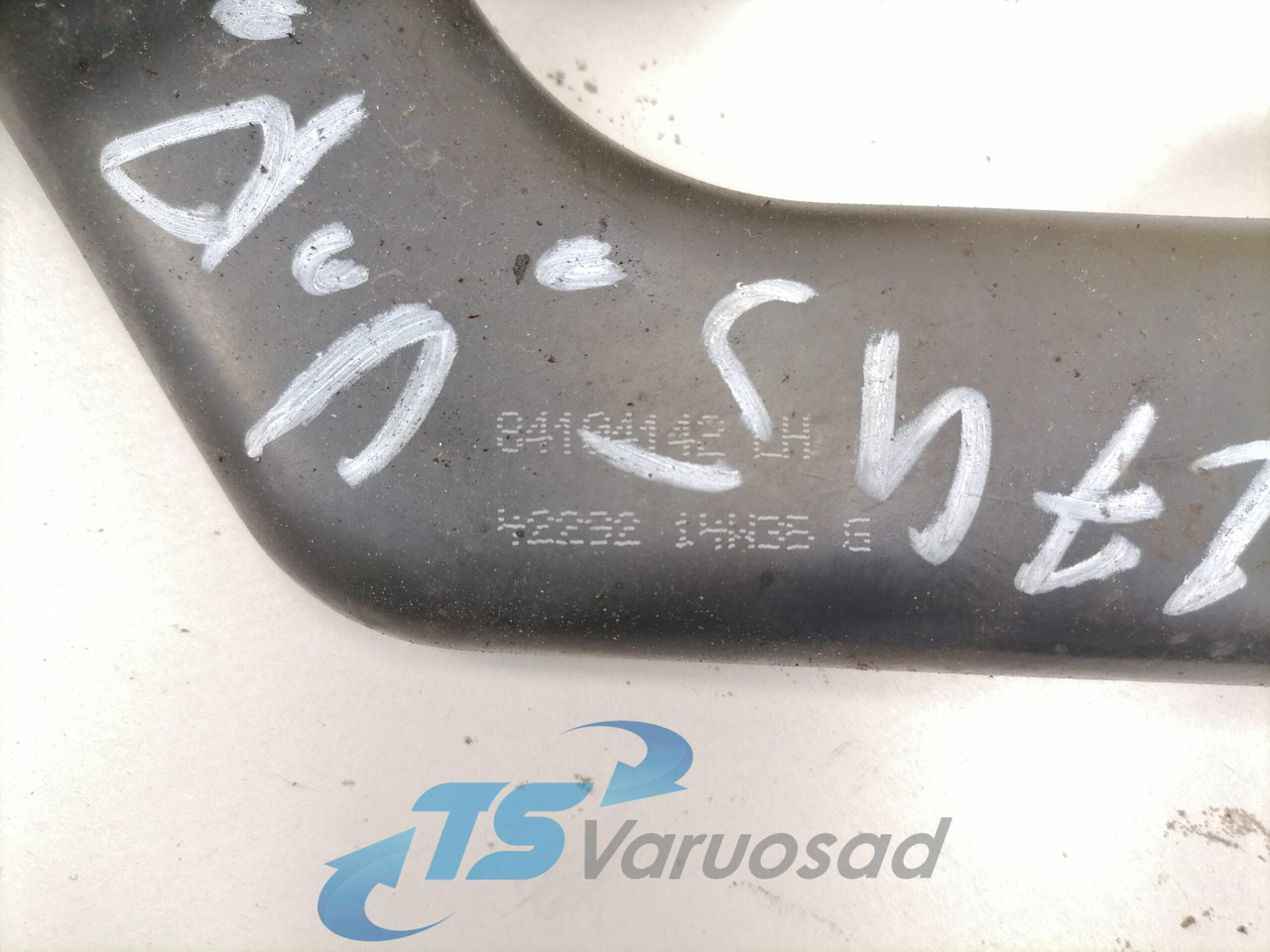 Volvo lower grille carrier hinge 84104142 - Μάσκα ψυγείου για Φορτηγό: φωτογραφία 3 Volvo lower grille carrier hinge 84104142 - Μάσκα ψυγείου για Φορτηγό: φωτογραφία 3