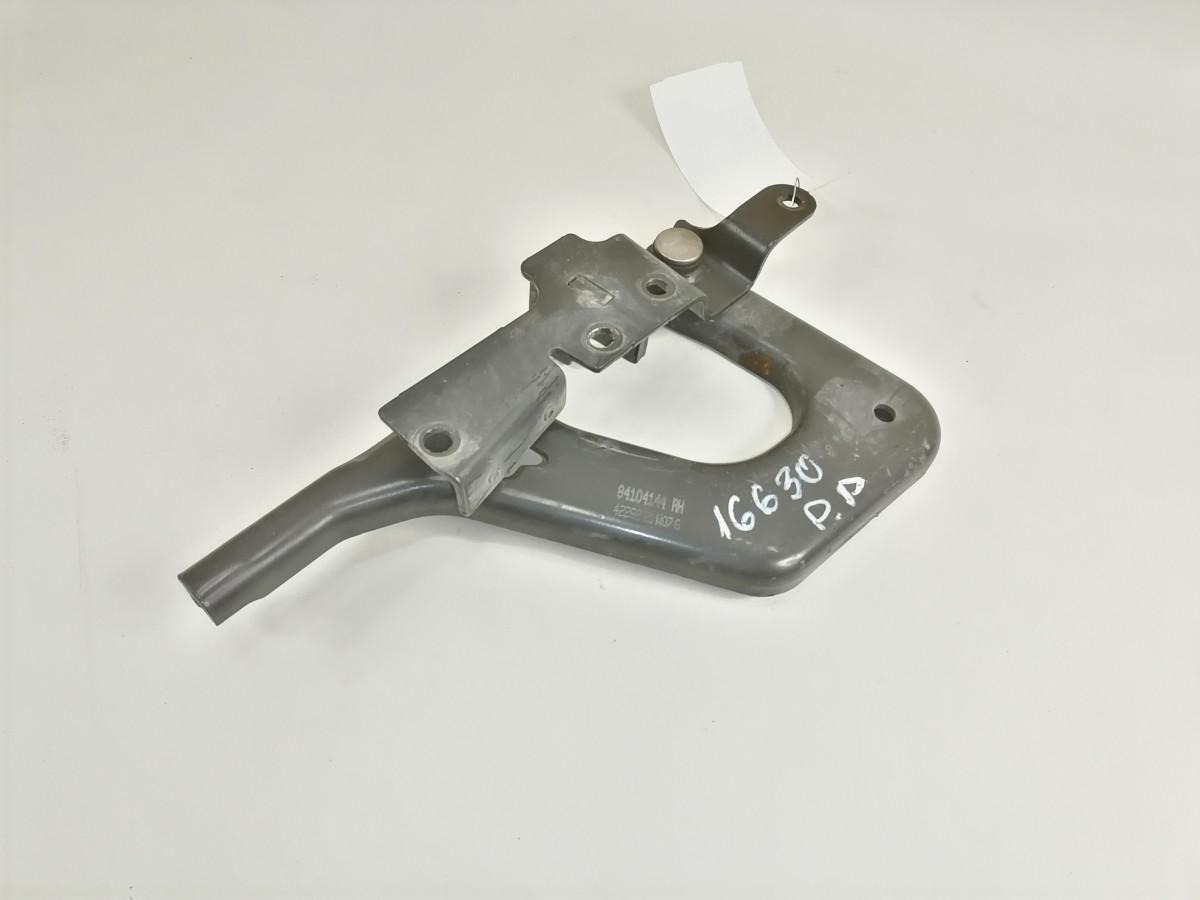 Volvo lower grille carrier hinge 84104144 - Μάσκα ψυγείου για Φορτηγό: φωτογραφία 2 Volvo lower grille carrier hinge 84104144 - Μάσκα ψυγείου για Φορτηγό: φωτογραφία 2