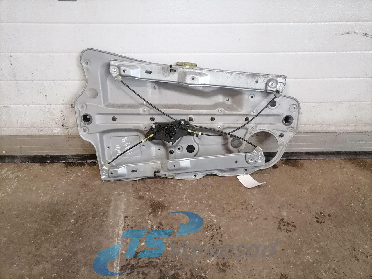 Volvo window mechanism 84225944 - Πόρτα και ανταλλακτικά για Φορτηγό: φωτογραφία 1 Volvo window mechanism 84225944 - Πόρτα και ανταλλακτικά για Φορτηγό: φωτογραφία 1