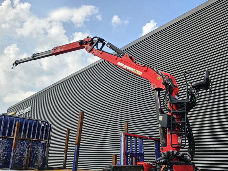 Scania G440 / RETARDER / 8x4 / PALFINGER-EPSILON CRANE - Φορτηγό με γερανό: φωτογραφία 3 Scania G440 / RETARDER / 8x4 / PALFINGER-EPSILON CRANE - Φορτηγό με γερανό: φωτογραφία 3