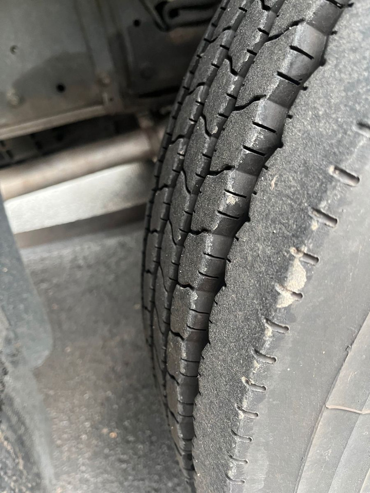 Φορτηγό μουσαμάς MAN 8.220 4X2 Pritschenwagen: φωτογραφία 8