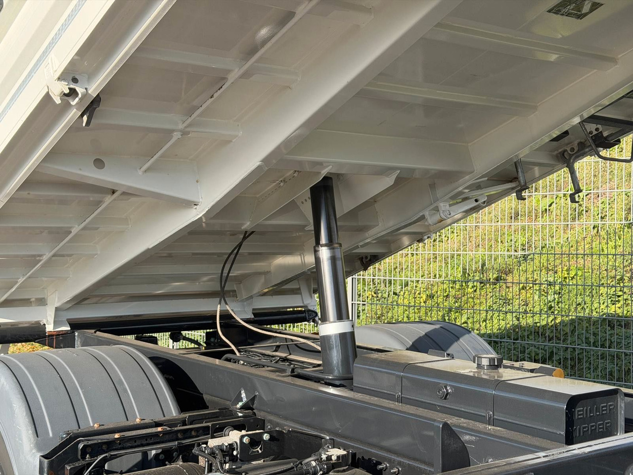 MAN 8.220 4x2 Meiller 3S. Kipper | TOP Zustand! - Όχημα με ανατρεπομενη καροτσα: φωτογραφία 3 MAN 8.220 4x2 Meiller 3S. Kipper | TOP Zustand! - Όχημα με ανατρεπομενη καροτσα: φωτογραφία 3