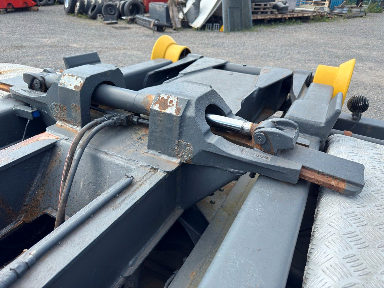 Φορτηγό φόρτωσης γάντζου Marell Abrollkipperaufbau 3 Achser: φωτογραφία 13 Φορτηγό φόρτωσης γάντζου Marell Abrollkipperaufbau 3 Achser: φωτογραφία 13