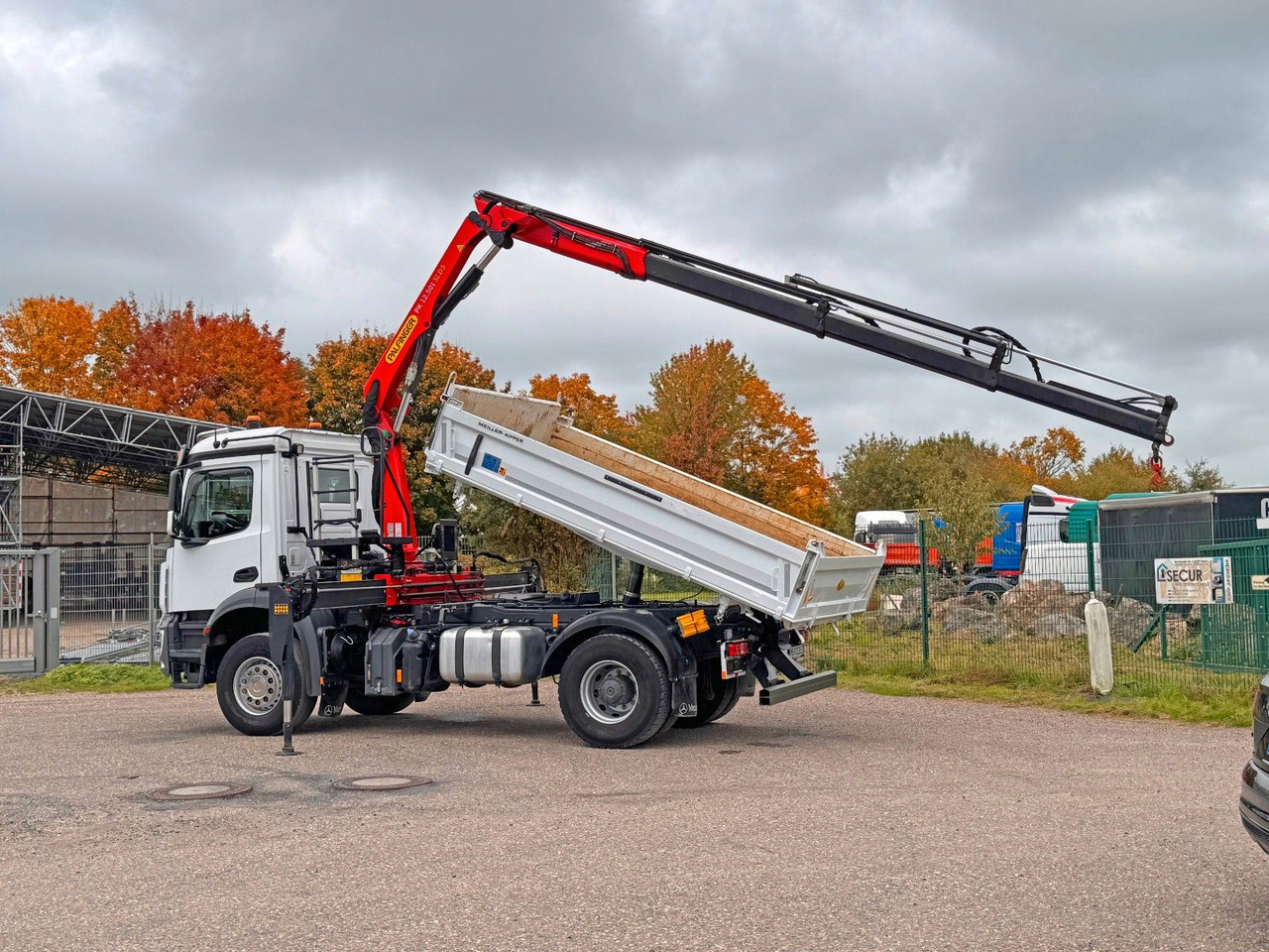 Mercedes-Benz 1840 2140 4X2 Kipper % Kran mit Funk Top Zust. - Φορτηγό ανατρεπόμενο: φωτογραφία 1 Mercedes-Benz 1840 2140 4X2 Kipper % Kran mit Funk Top Zust. - Φορτηγό ανατρεπόμενο: φωτογραφία 1