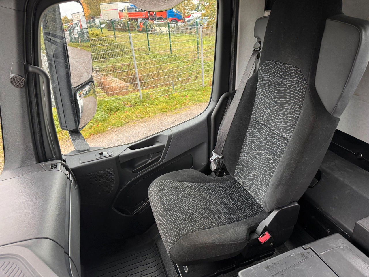 Mercedes-Benz 3748 8X4 Meiller Abroller mit Funk Top Zustand - Φορτηγό φόρτωσης γάντζου: φωτογραφία 5 Mercedes-Benz 3748 8X4 Meiller Abroller mit Funk Top Zustand - Φορτηγό φόρτωσης γάντζου: φωτογραφία 5