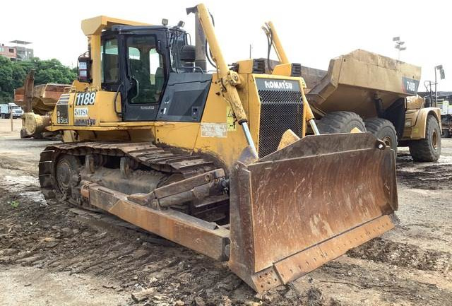 Komatsu D85EX-15 - Μπουλντόζα: φωτογραφία 4 Komatsu D85EX-15 - Μπουλντόζα: φωτογραφία 4