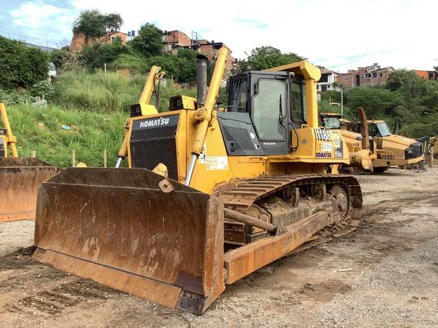 Komatsu D85EX-15 - Μπουλντόζα: φωτογραφία 1 Komatsu D85EX-15 - Μπουλντόζα: φωτογραφία 1