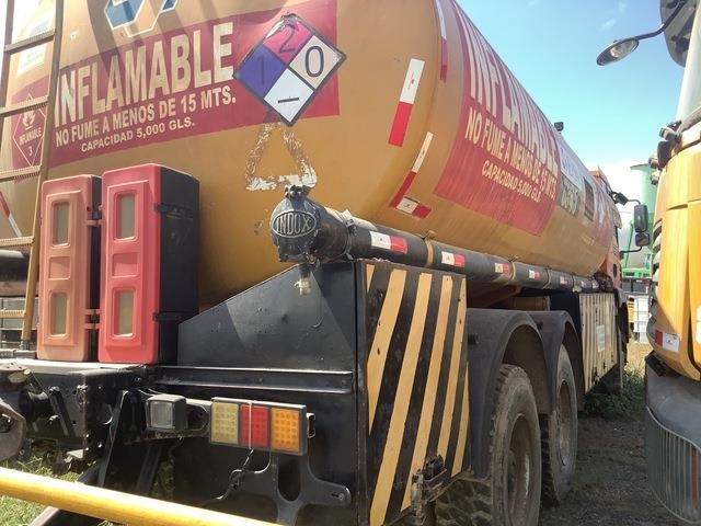 MAN 33.360-V20 - Φορτηγό βυτιοφόρο: φωτογραφία 3 MAN 33.360-V20 - Φορτηγό βυτιοφόρο: φωτογραφία 3