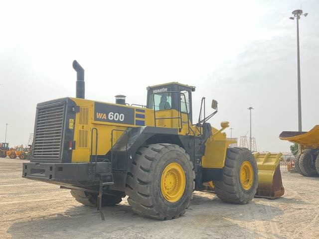 Komatsu WA600-6 - Ελαστιχοφόρος φορτωτής: φωτογραφία 4 Komatsu WA600-6 - Ελαστιχοφόρος φορτωτής: φωτογραφία 4