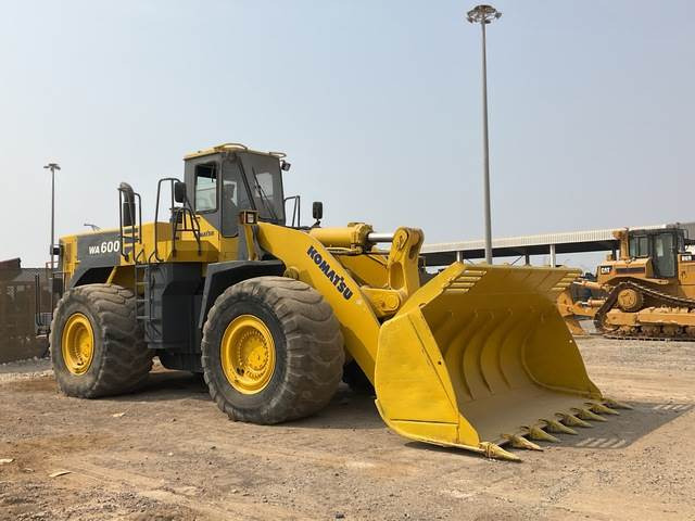 Komatsu WA600-6 - Ελαστιχοφόρος φορτωτής: φωτογραφία 4 Komatsu WA600-6 - Ελαστιχοφόρος φορτωτής: φωτογραφία 4