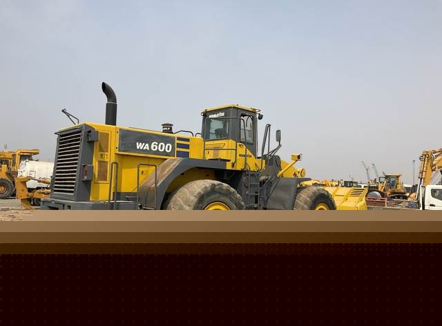 Komatsu WA600-6 - Ελαστιχοφόρος φορτωτής: φωτογραφία 3 Komatsu WA600-6 - Ελαστιχοφόρος φορτωτής: φωτογραφία 3
