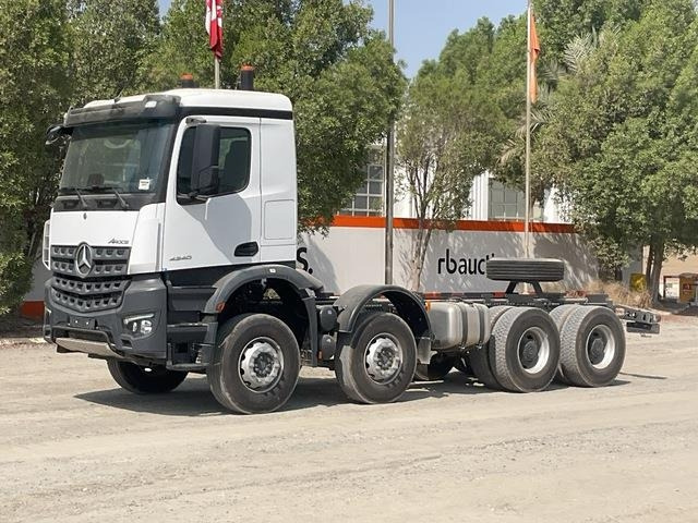 Mercedes-Benz Arocs 4240 - Φορτηγό σασί: φωτογραφία 1 Mercedes-Benz Arocs 4240 - Φορτηγό σασί: φωτογραφία 1