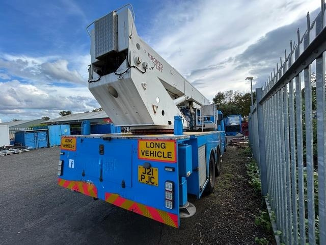 Scania P113ML - Φορτηγό με εναέρια πλατφόρμα: φωτογραφία 3 Scania P113ML - Φορτηγό με εναέρια πλατφόρμα: φωτογραφία 3