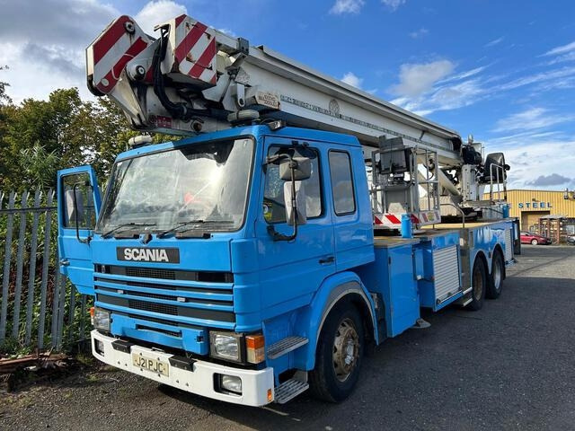 Scania P113ML - Φορτηγό με εναέρια πλατφόρμα: φωτογραφία 1 Scania P113ML - Φορτηγό με εναέρια πλατφόρμα: φωτογραφία 1