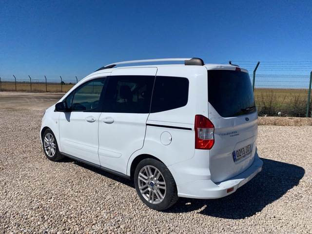Ford Tourneo Courier - Αυτοκίνητο: φωτογραφία 2 Ford Tourneo Courier - Αυτοκίνητο: φωτογραφία 2