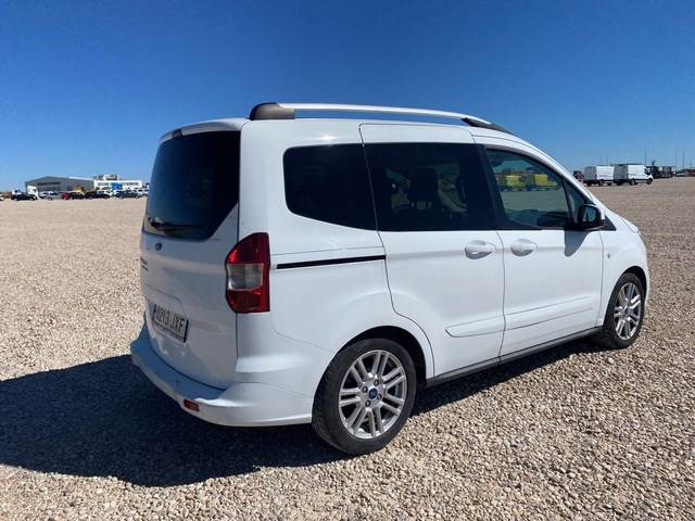 Ford Tourneo Courier - Αυτοκίνητο: φωτογραφία 3 Ford Tourneo Courier - Αυτοκίνητο: φωτογραφία 3
