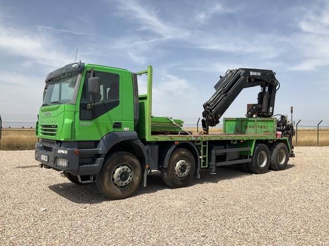 Iveco Trakker 380 - Φορτηγό με γερανό: φωτογραφία 1 Iveco Trakker 380 - Φορτηγό με γερανό: φωτογραφία 1
