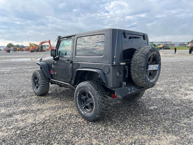 Chrysler Jeep Wrangler - SUV: φωτογραφία 2 Chrysler Jeep Wrangler - SUV: φωτογραφία 2