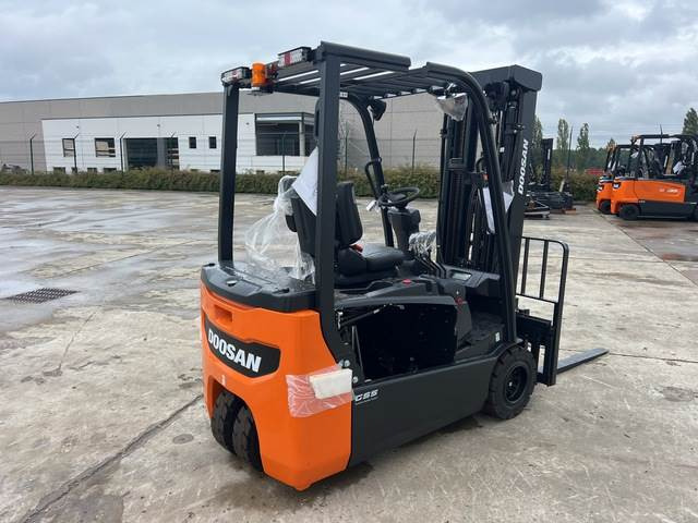 Doosan B20T-7 PLUS - Ηλεκτροκίνητο περονοφόρο: φωτογραφία 3 Doosan B20T-7 PLUS - Ηλεκτροκίνητο περονοφόρο: φωτογραφία 3