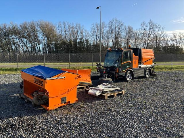 Boschung Pony P4T - Σάρωθρο δρόμων: φωτογραφία 1 Boschung Pony P4T - Σάρωθρο δρόμων: φωτογραφία 1