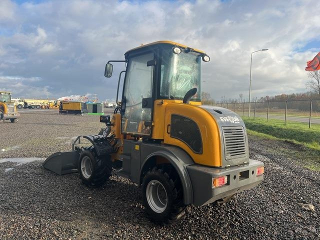 Everun R08 Pro - Ελαστιχοφόρος φορτωτής: φωτογραφία 2 Everun R08 Pro - Ελαστιχοφόρος φορτωτής: φωτογραφία 2