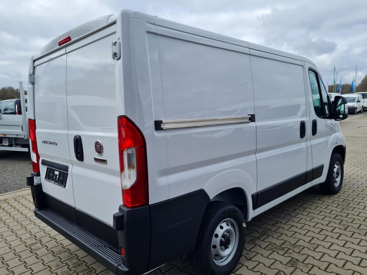 Fiat Ducato 30 Kasten L1H1 KLIMA PDC TEMPOMAT - Μικρό βαν: φωτογραφία 4 Fiat Ducato 30 Kasten L1H1 KLIMA PDC TEMPOMAT - Μικρό βαν: φωτογραφία 4
