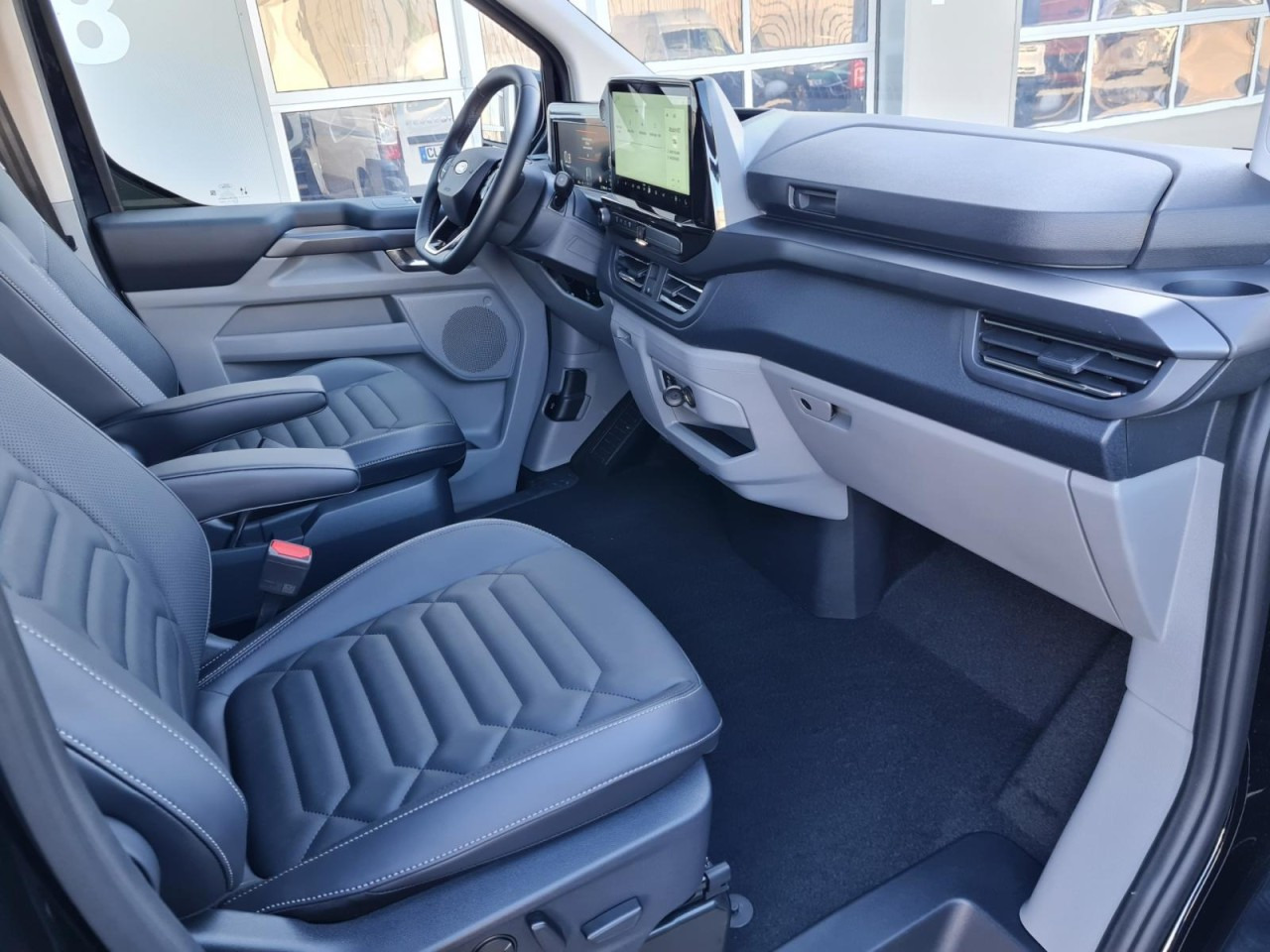 Διπλοκάμπινο ελαφρύ επαγγελματικό Ford Tourneo Custom 320 L1 AG Titanium X AHK LED NAVI 2X SCHIEBE: φωτογραφία 11