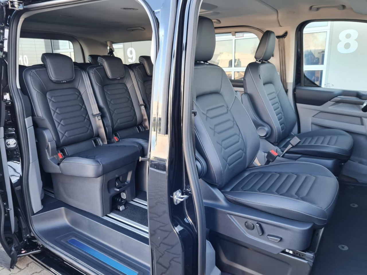 Διπλοκάμπινο ελαφρύ επαγγελματικό Ford Tourneo Custom 320 L1 AG Titanium X AHK LED NAVI 2X SCHIEBE: φωτογραφία 12