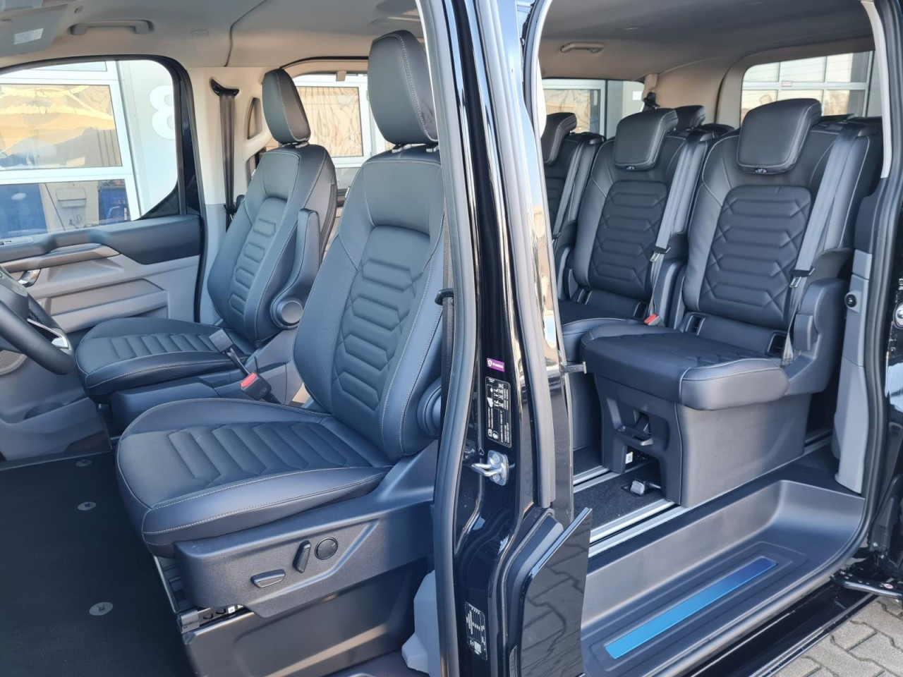 Διπλοκάμπινο ελαφρύ επαγγελματικό Ford Tourneo Custom 320 L1 AG Titanium X AHK LED NAVI 2X SCHIEBE: φωτογραφία 9