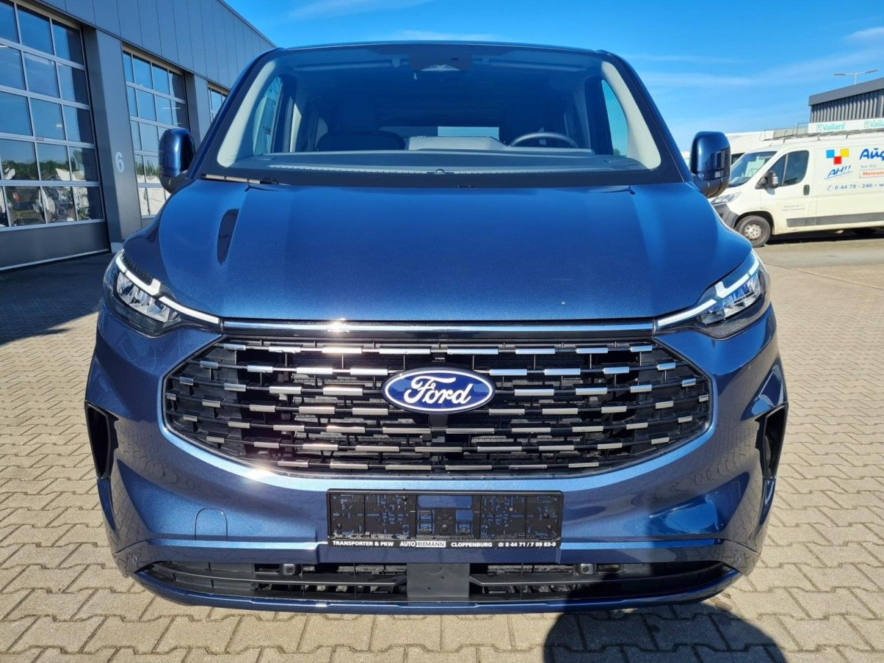 Ford Tourneo Custom 320 Titanium L1 AG 8-Sitze LED KA - Επιβατικό βαν: φωτογραφία 3 Ford Tourneo Custom 320 Titanium L1 AG 8-Sitze LED KA - Επιβατικό βαν: φωτογραφία 3