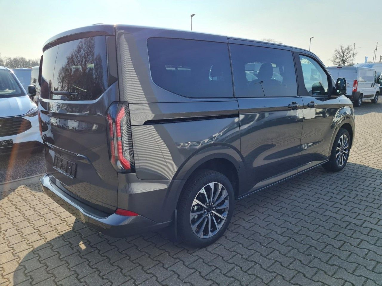 Ford Tourneo Custom 320 Titanium X L1 AHK LED LMF NAV - Επιβατικό βαν: φωτογραφία 5 Ford Tourneo Custom 320 Titanium X L1 AHK LED LMF NAV - Επιβατικό βαν: φωτογραφία 5