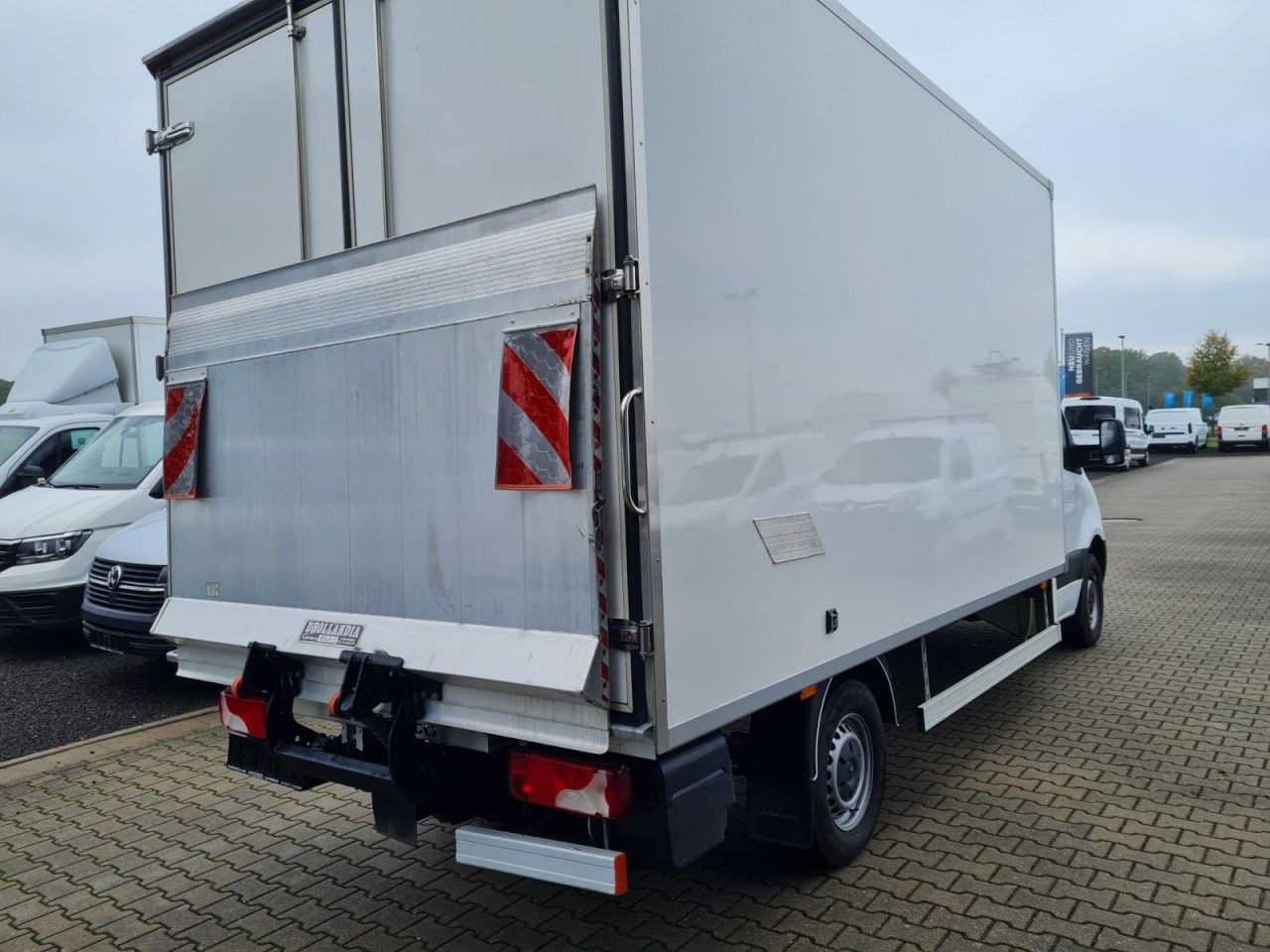 Mercedes-Benz Sprinter 315 RWD Möbel Koffer LBW KLIMA TEMPOMAT - Επαγγελματικό αυτοκίνητο κόφα: φωτογραφία 4 Mercedes-Benz Sprinter 315 RWD Möbel Koffer LBW KLIMA TEMPOMAT - Επαγγελματικό αυτοκίνητο κόφα: φωτογραφία 4