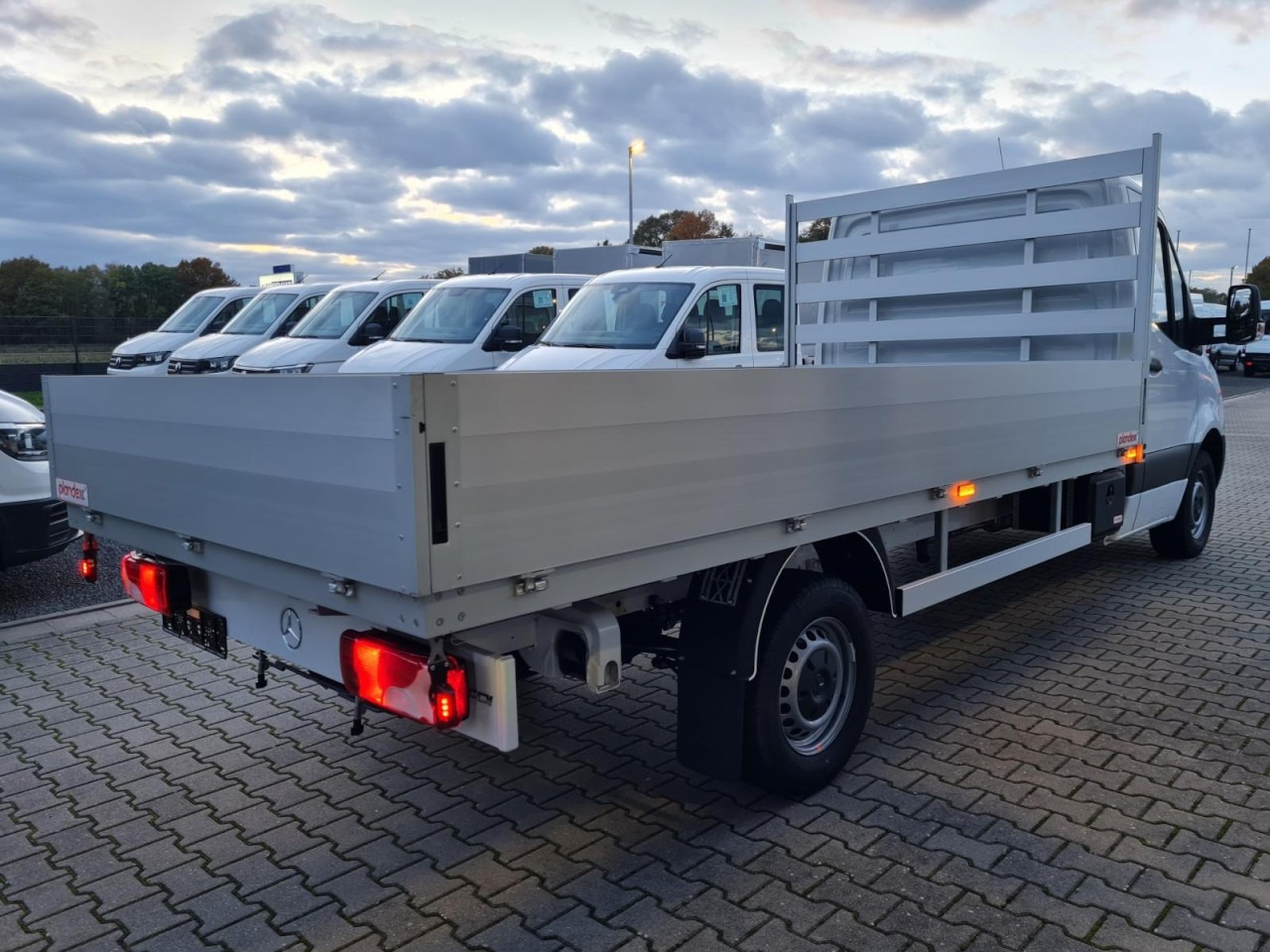 Mercedes-Benz Sprinter 317 CDI Pritsche L3 lang RWD KLIMA TEMPOMAT - Μικρό φορτηγό με καρότσα: φωτογραφία 4 Mercedes-Benz Sprinter 317 CDI Pritsche L3 lang RWD KLIMA TEMPOMAT - Μικρό φορτηγό με καρότσα: φωτογραφία 4