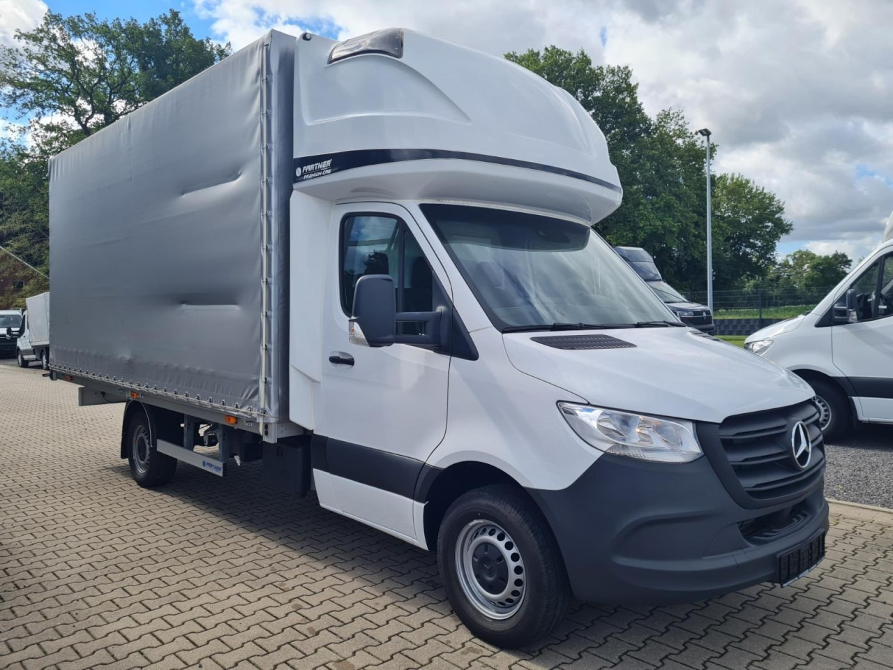 Mercedes-Benz Sprinter 317 Pritsche Plane Schlafkab RWD 10 Pal - Επαγγελματικό αυτοκίνητο με μουσαμά: φωτογραφία 3 Mercedes-Benz Sprinter 317 Pritsche Plane Schlafkab RWD 10 Pal - Επαγγελματικό αυτοκίνητο με μουσαμά: φωτογραφία 3